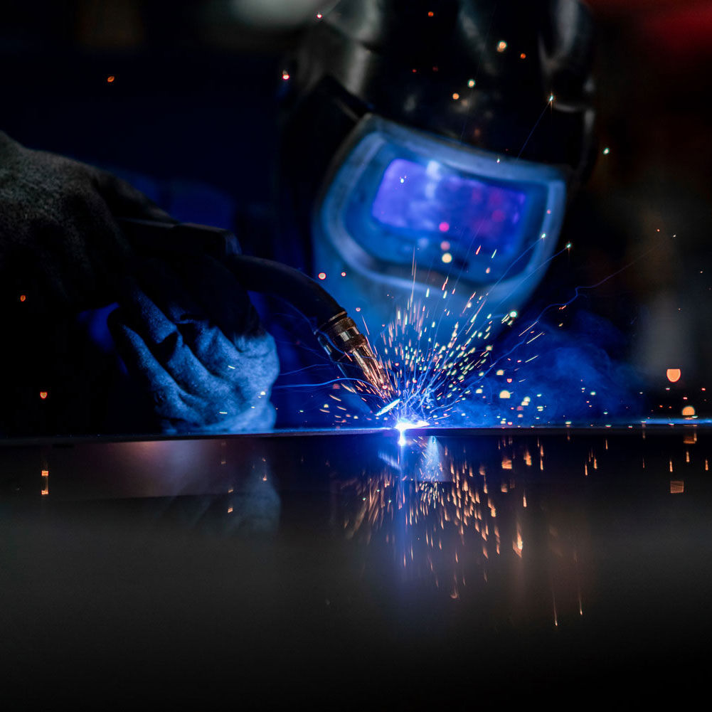 Glüpker Blechtechnologie: Schweißen / Welding